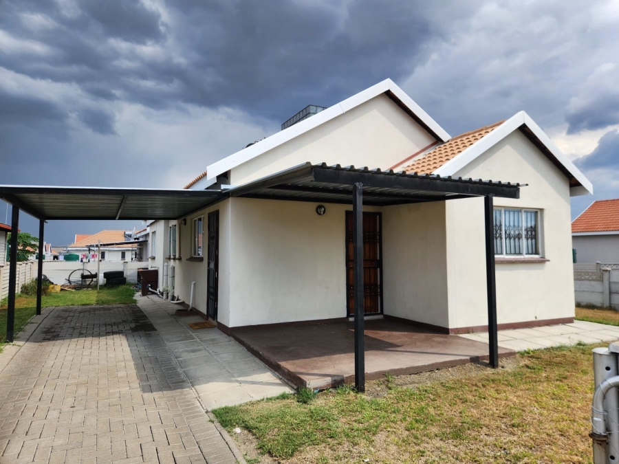 4 Bedroom Property for Sale in Freedom Park North West